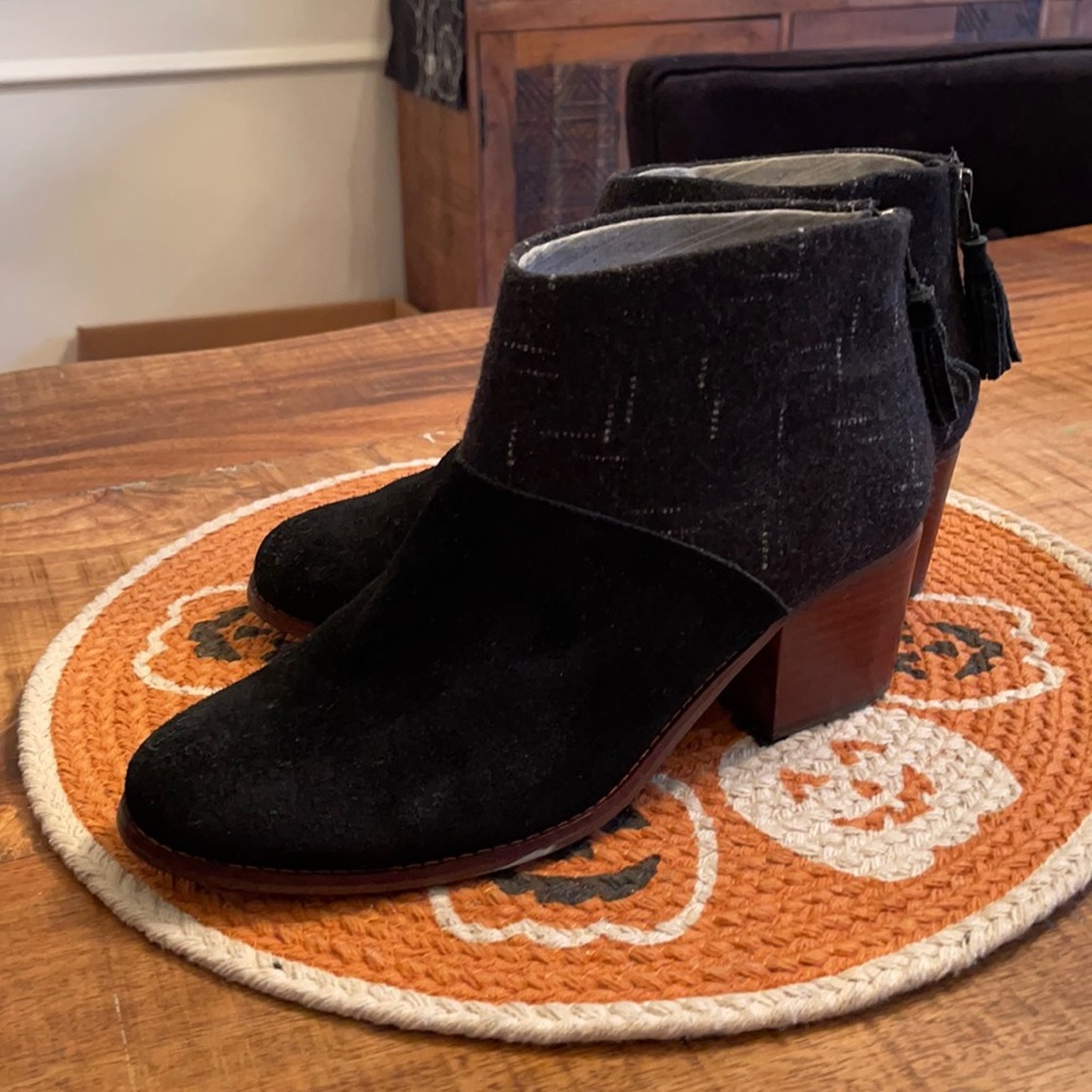 Black and grey bootie
